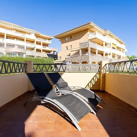 Spacious 2 Bedroom With Sea View! Appartement