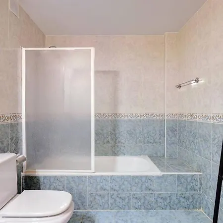 Appartement Spacious 2 Bedroom With Sea View!