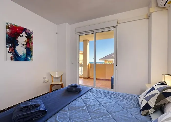 Spacious 2 Bedroom With Sea View! フエンヒロラ