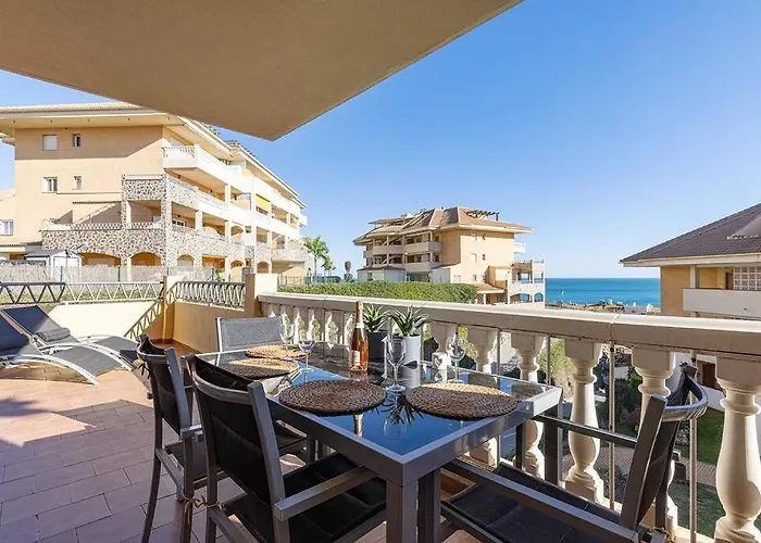 アパート Spacious 2 Bedroom With Sea View!