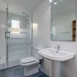 Appartement Spacious 2 Bedroom With Sea View! *