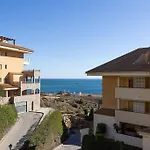 Spacious 2 Bedroom With Sea View! *