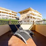 Spacious 2 Bedroom With Sea View! Appartement