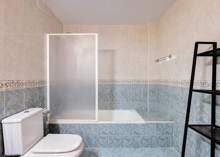 דירה Spacious 2 Bedroom With Sea View!