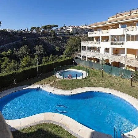 公寓 Spacious 2 Bedroom With Sea View!